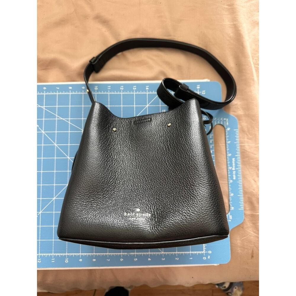 Kate Spade Marti Bucket Bag Black Pebbled Leather Pink Lining Spade Twist Lock